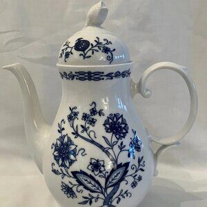 Seltmann Weiden Christina "Dresden Classic" Rose Coffee/Tea Pot